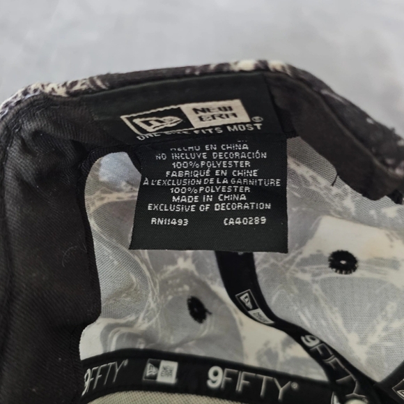 New Era Chicago Bulls Tie Dye Fitted Hat - Picture 7 of 7